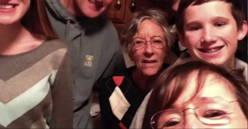 Dominion Village Williamsburg Video Thumbnail Family Group Surrounded by senior living resident